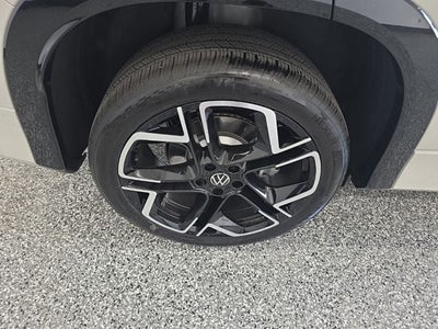 2026 Volkswagen Tiguan 2.0T SEL R-Line