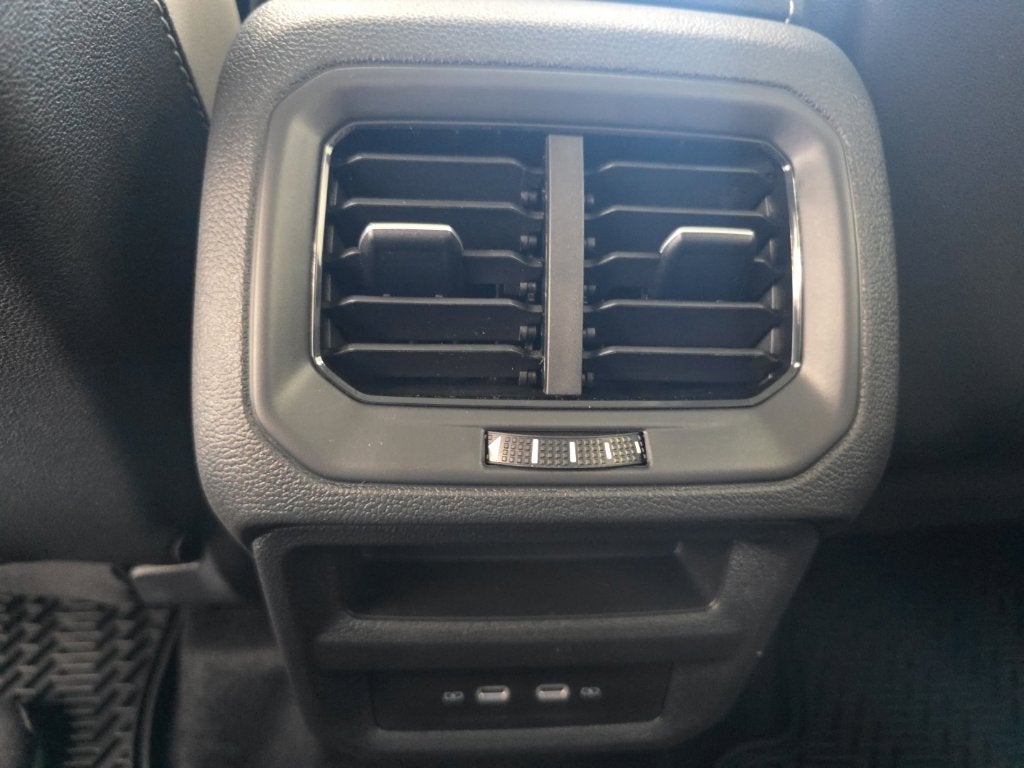 2027 Volkswagen Taos 1.5T SE