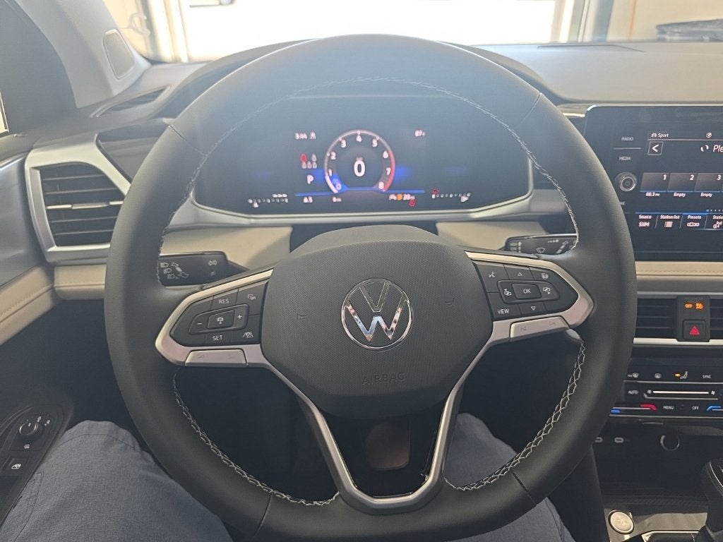 2027 Volkswagen Taos 1.5T SE