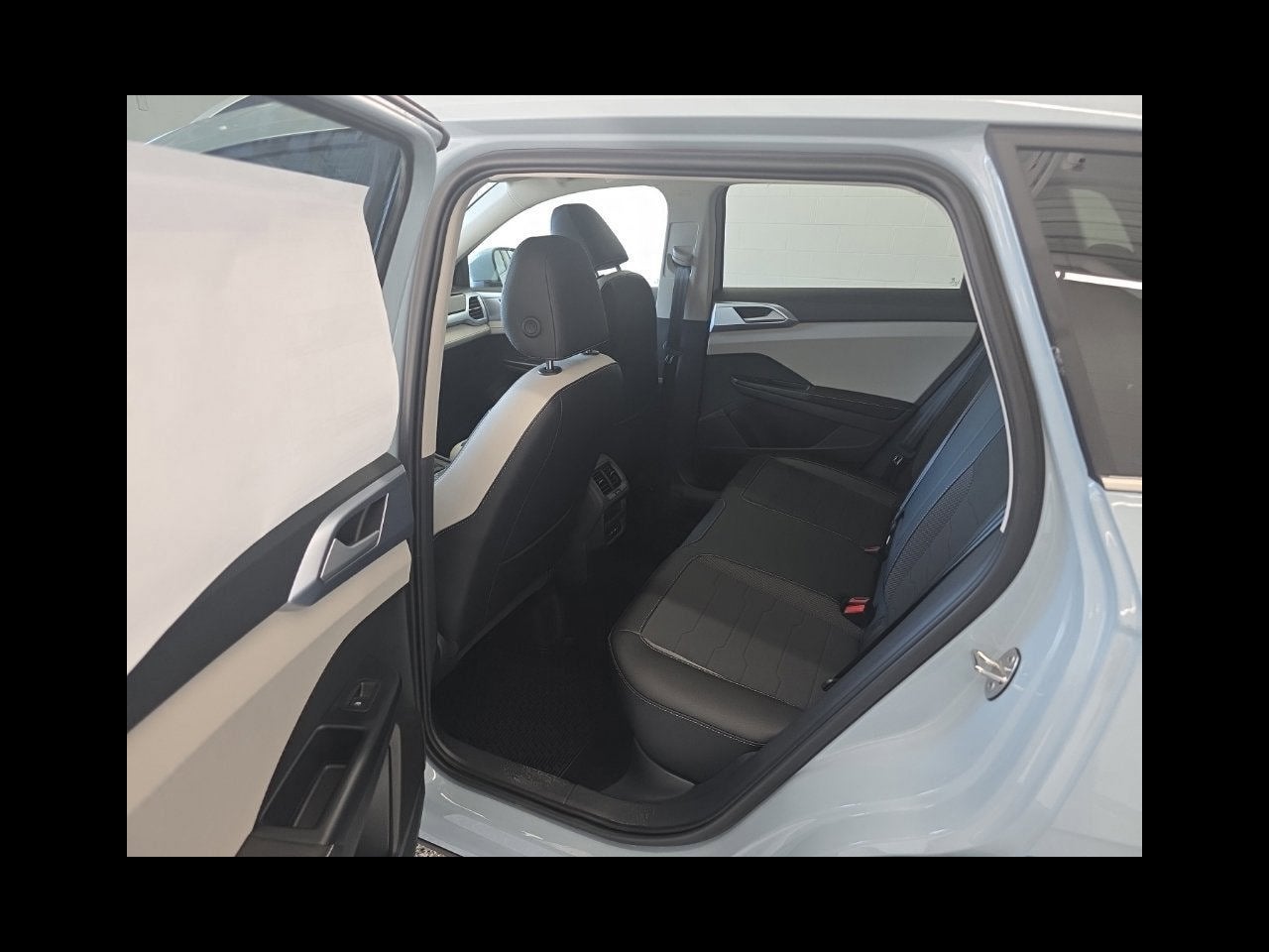 2027 Volkswagen Taos 1.5T SE