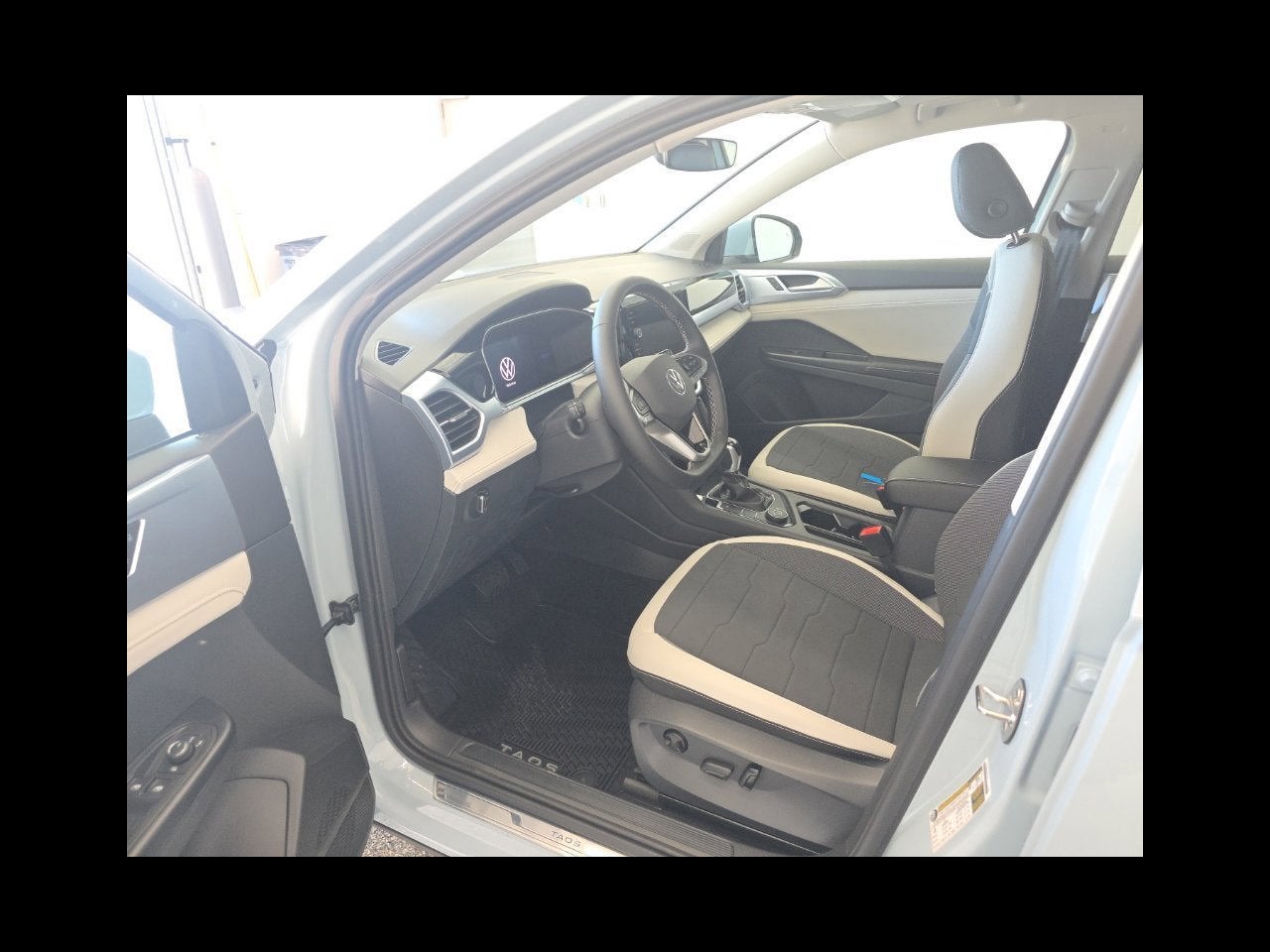 2027 Volkswagen Taos 1.5T SE
