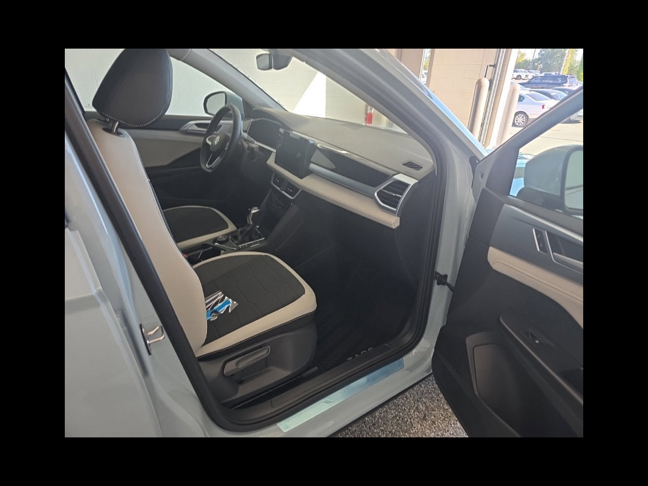 2027 Volkswagen Taos 1.5T SE