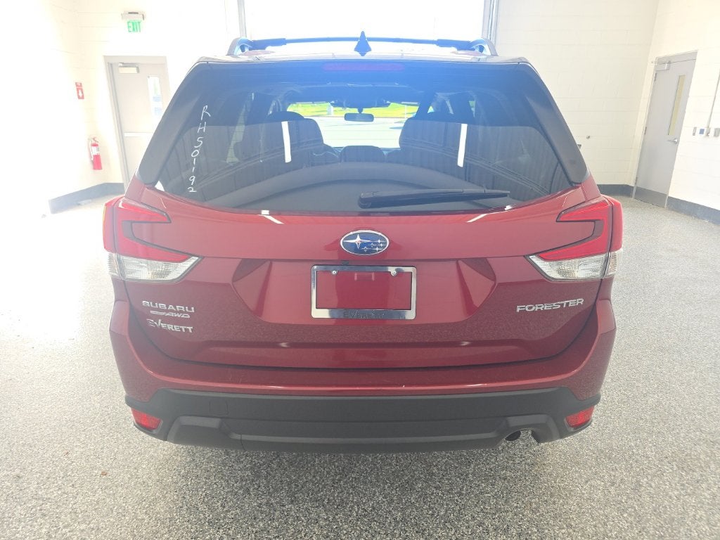 2024 Subaru Forester Premium