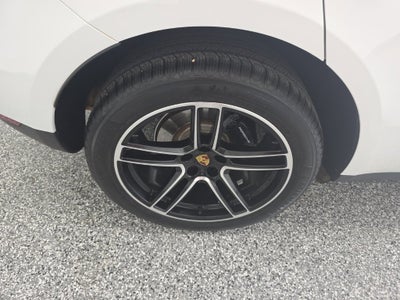 2021 Porsche Macan Base