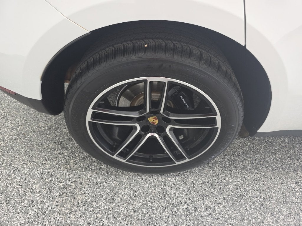 2021 Porsche Macan Base