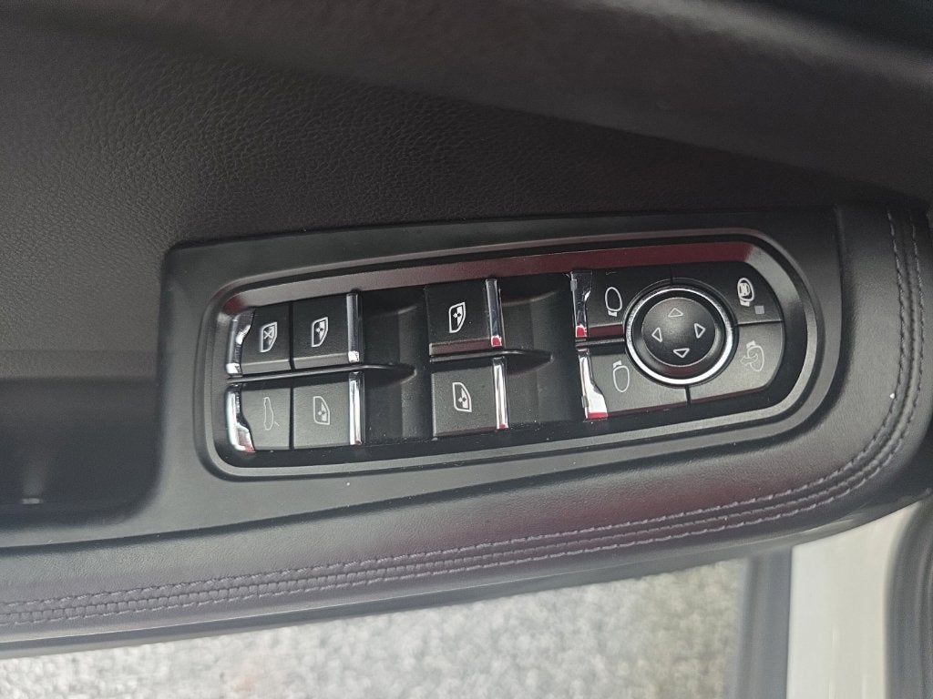 2021 Porsche Macan Base