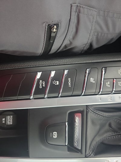 2021 Porsche Macan Base