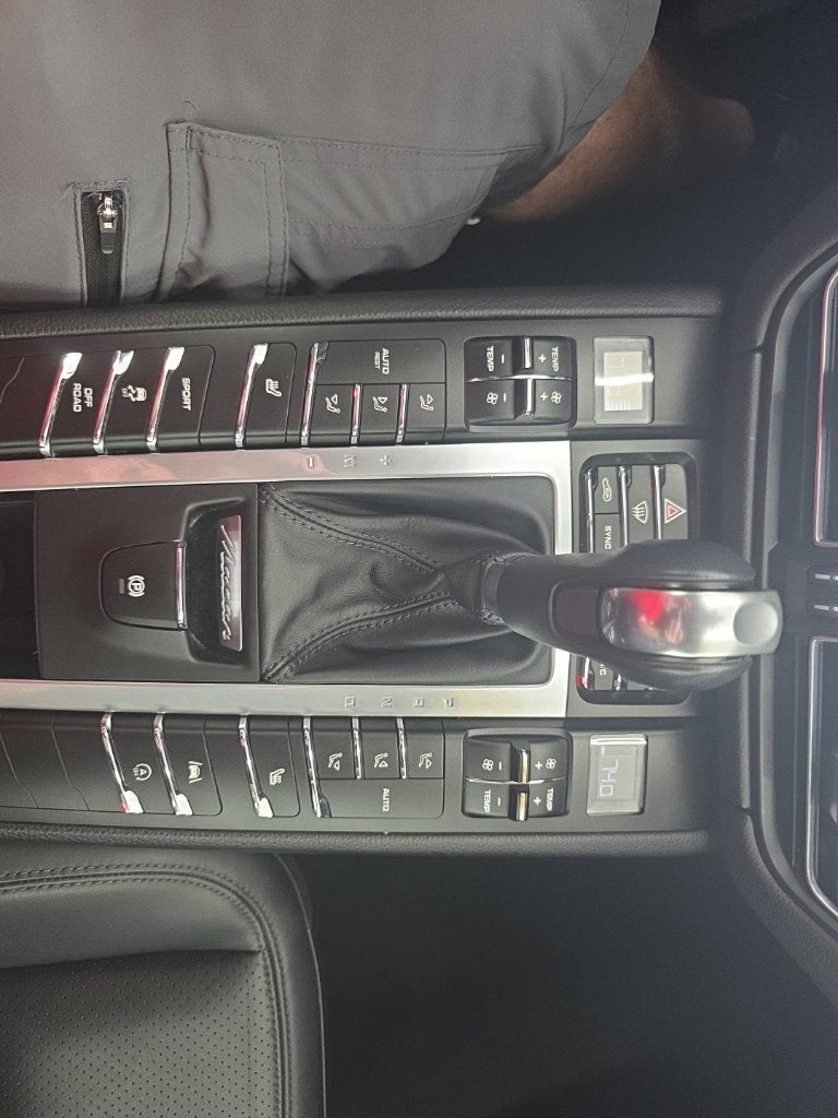 2021 Porsche Macan Base