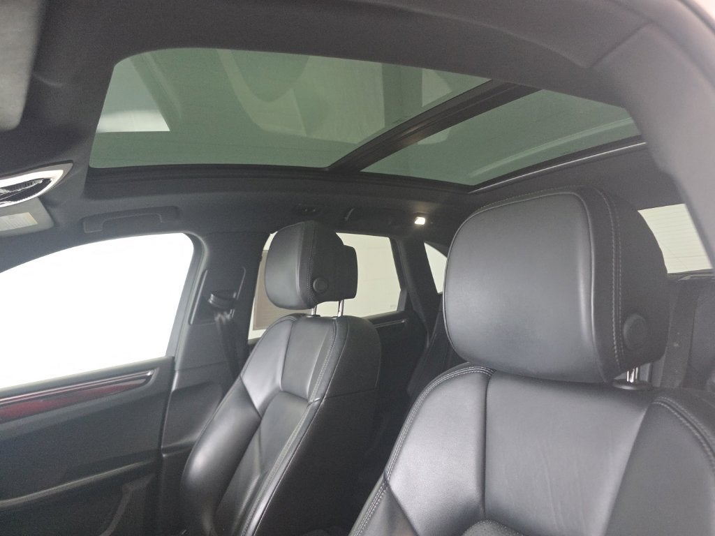 2021 Porsche Macan Base