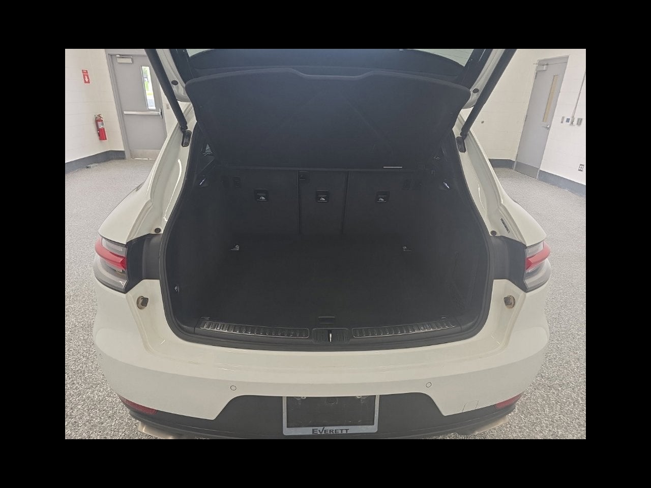 2021 Porsche Macan Base