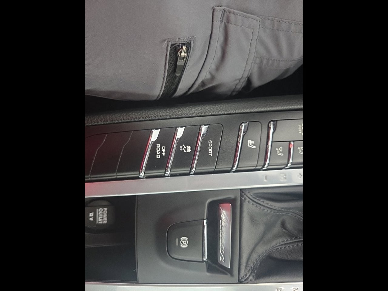 2021 Porsche Macan Base