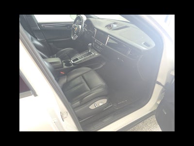 2021 Porsche Macan Base
