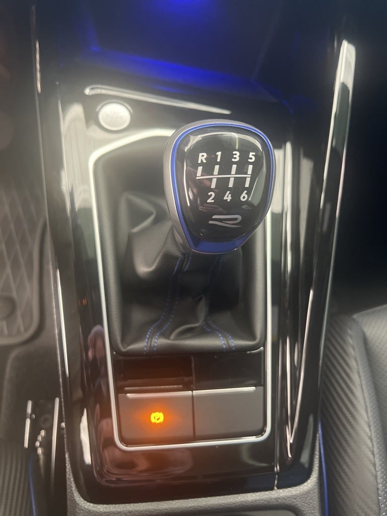 2024 Volkswagen Golf R 2.0T