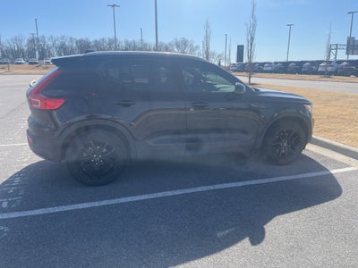 2022 Volvo XC40 Momentum
