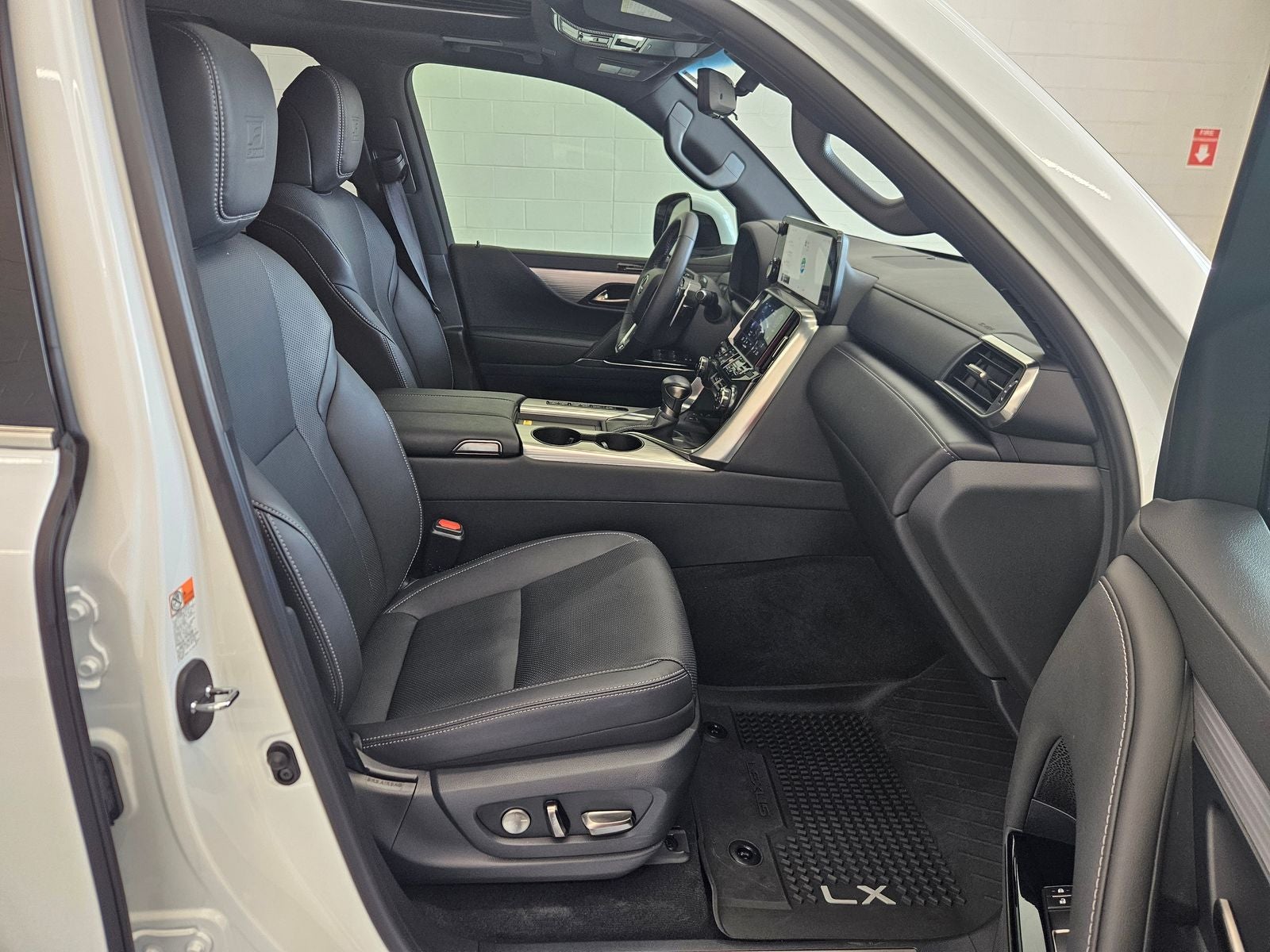 2025 Lexus LX 600 F SPORT