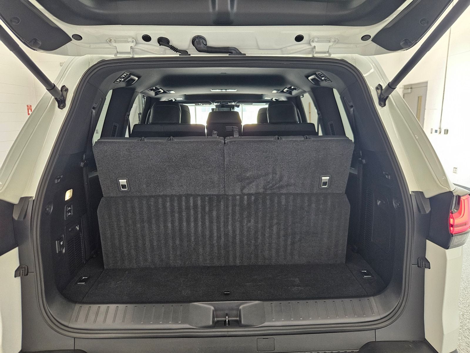 2025 Lexus LX 600 F SPORT
