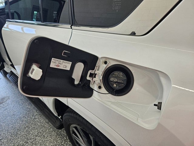 2025 Lexus LX 600 F SPORT